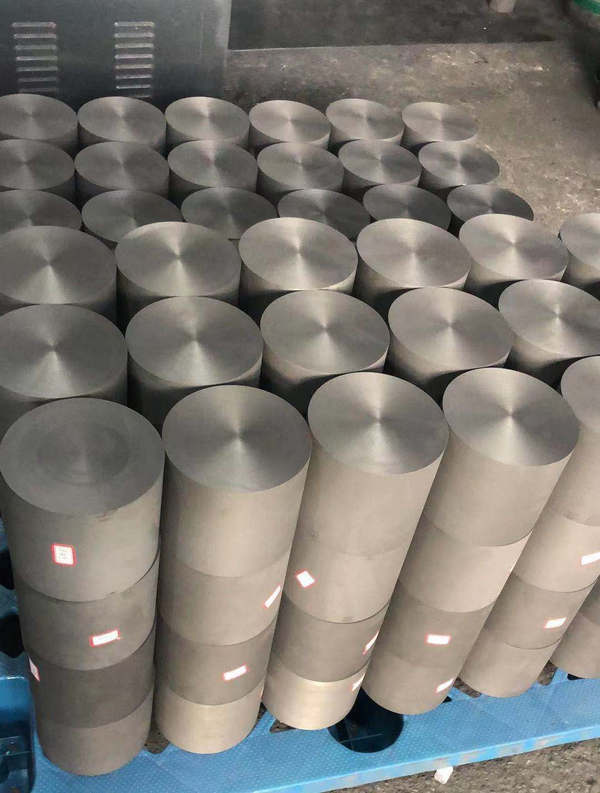 河南石墨棒賦能多行業(yè)高質(zhì)量發(fā)展-匠心鑄就“黑金”精品 